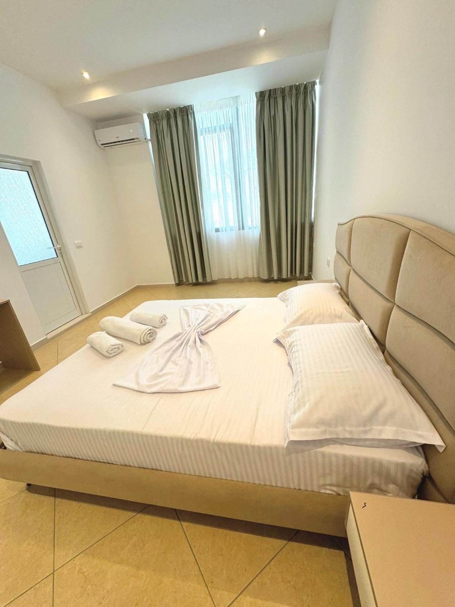 Hotel Balili Vlorë エクステリア 写真