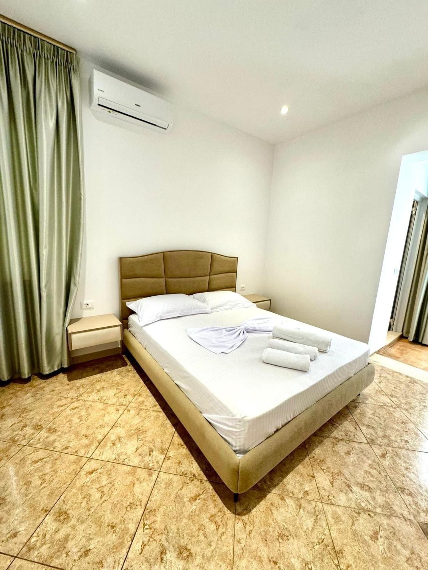 Hotel Balili Vlorë エクステリア 写真