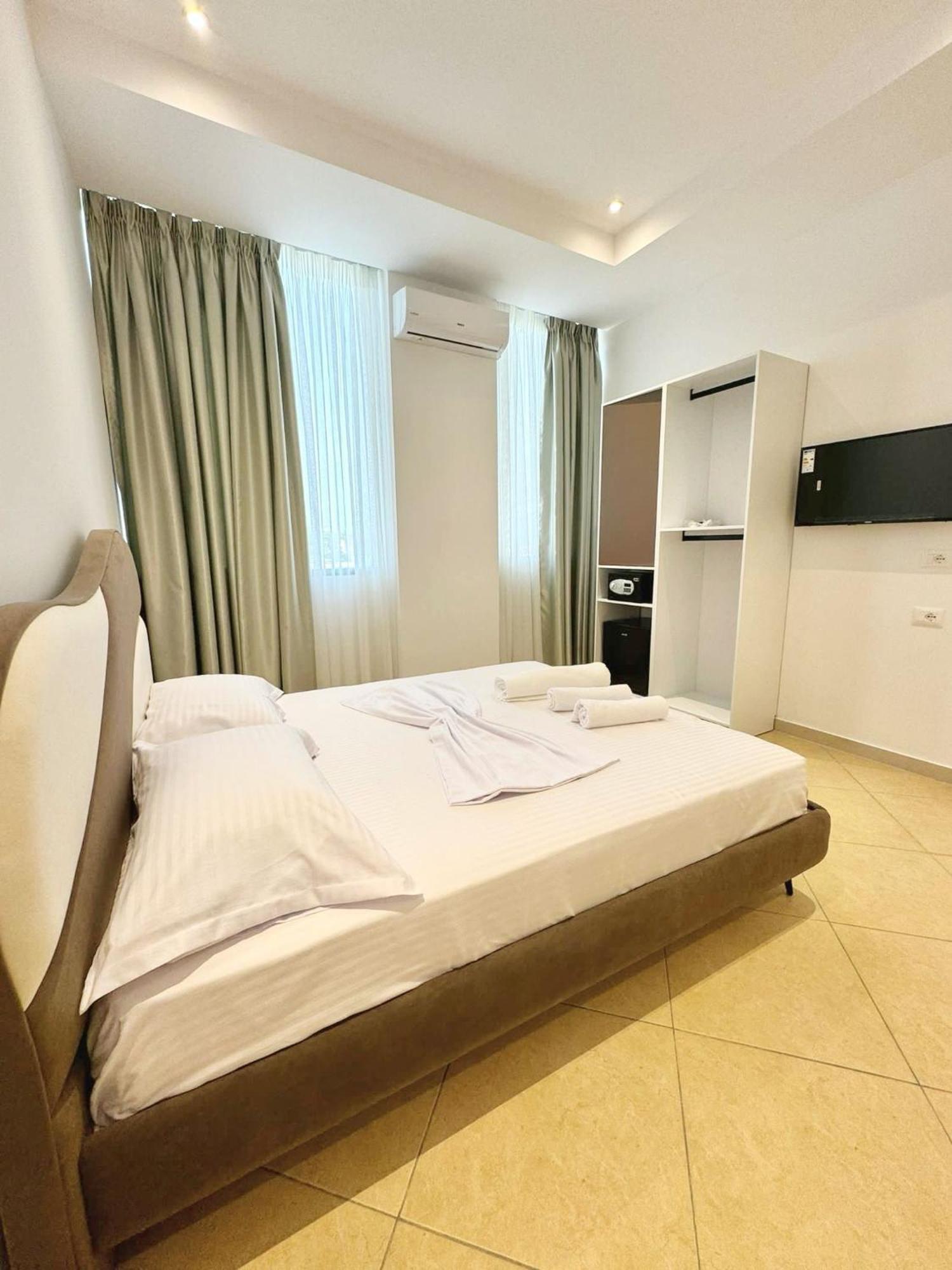 Hotel Balili Vlorë エクステリア 写真